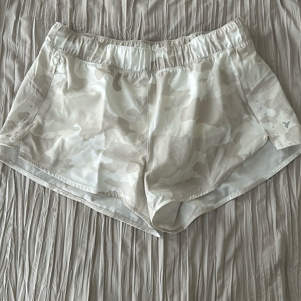 NWOT Old Navy Active Shorts Size: Medium